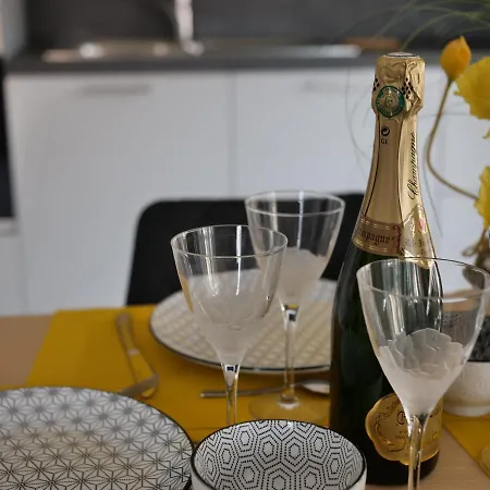 Апартаменты A 50m Reves Etoiles Les Bains De Мер-ле-Бен