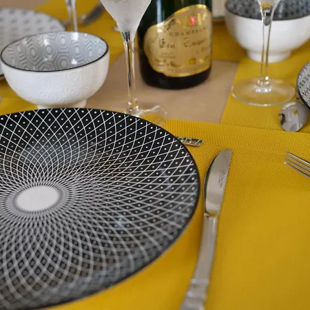 Апартаменты A 50m Reves Etoiles Les Bains De Мер-ле-Бен